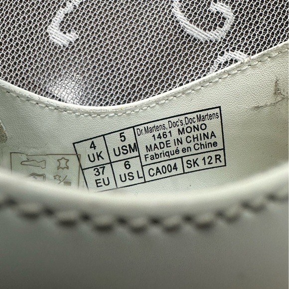 Dr. Martens 1461 Mono Smooth Leather
Oxford Shoes in White Unisex - Picture 16 of 16